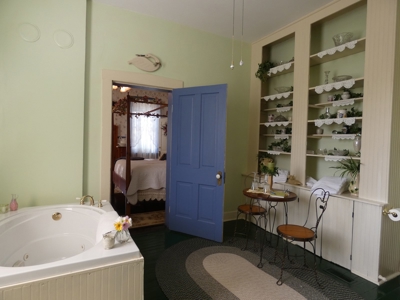 Turn Key B&B For Sale in Historic Hermann, Missouri - image 20