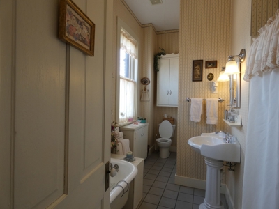 Turn Key B&B For Sale in Historic Hermann, Missouri - image 26