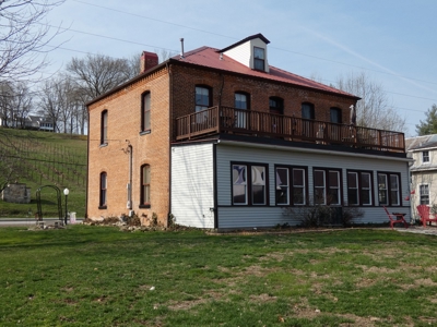 Turn Key B&B For Sale in Historic Hermann, Missouri - image 4