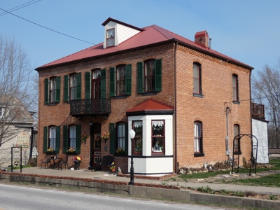Turn Key B&B For Sale in Historic Hermann, Missouri - image 1