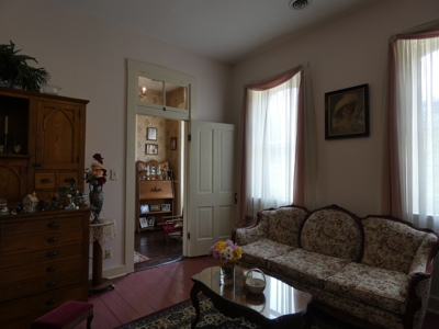 Turn Key B&B For Sale in Historic Hermann, Missouri - image 32