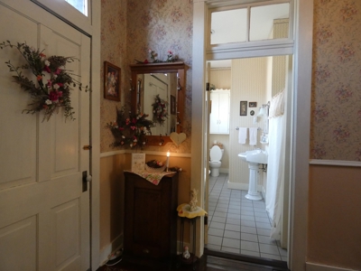 Turn Key B&B For Sale in Historic Hermann, Missouri - image 25