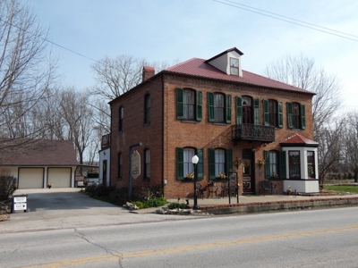 Turn Key B&B For Sale in Historic Hermann, Missouri - image 2