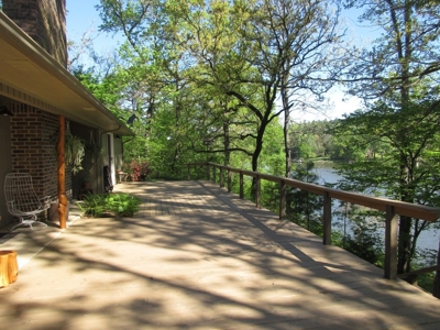 Beautiful Waterfront Home On Pineywoods Lake - image 3
