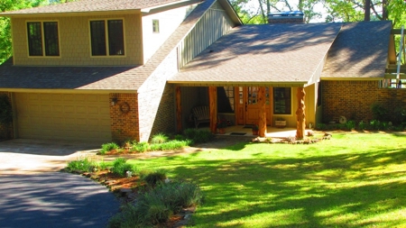 Beautiful Waterfront Home On Pineywoods Lake - image 1