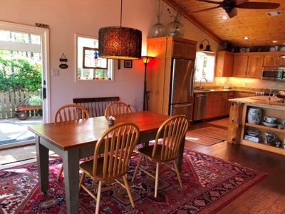 Beautiful Waterfront Home On Pineywoods Lake - image 8