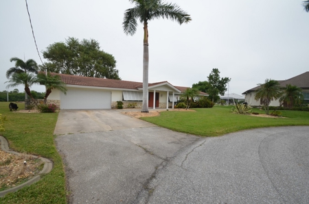 Beautiful Water Front Home for Sale Port Charlotte, Fl - image 10