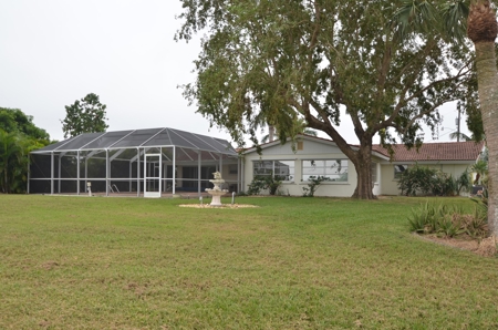 Beautiful Water Front Home for Sale Port Charlotte, Fl - image 6