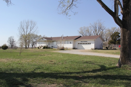 Augusta, KS Horse & Hobby Farm Selling at Auction - image 2