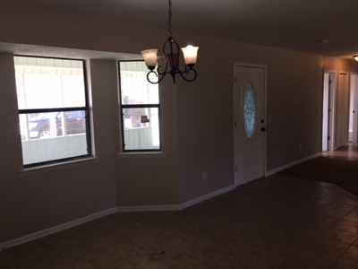 Spacious Home for Sale in Ozark, Al - image 7