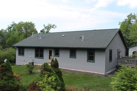Well Maintained Country Home in Sparta WI - image 7