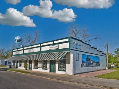 HISTORIC PROPERTY IN DOWNTOWN TRENTON FLORIDA - Gilchrist Co - image 1
