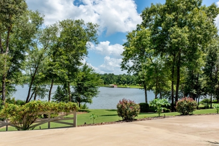 Lakefront Home For Sale On Lost Prairie Lake, Palestine Tx - image 5