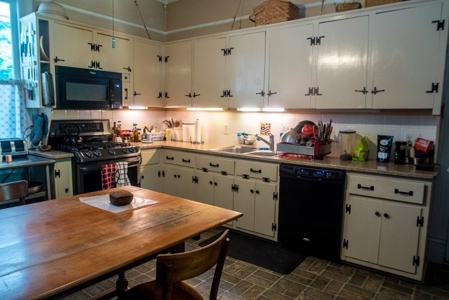 Woolwine VA B&B or Family Retreat for Sale - image 1