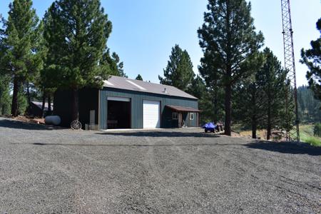 Eastern Oregon Forest Cabin with Private Lake - image 5