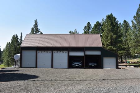 Eastern Oregon Forest Cabin with Private Lake - image 4