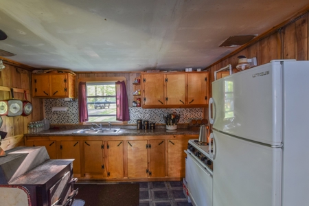 Off-Grid Camp For Sale in Molunkus, Maine - image 17