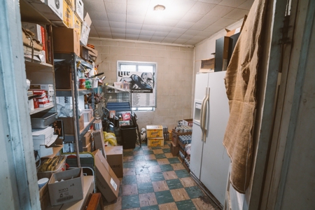 Historic Commercial Property For Sale - Bergheim - 7.72 AC - image 13