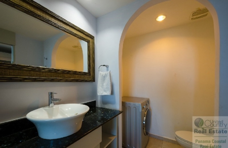 **********SOLD***************Studio for sale in Coronado - image 3