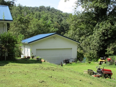 571.43 ACRES OF WV LAND & 614.55 NET MINERAL ACRES OF OGM's - image 2
