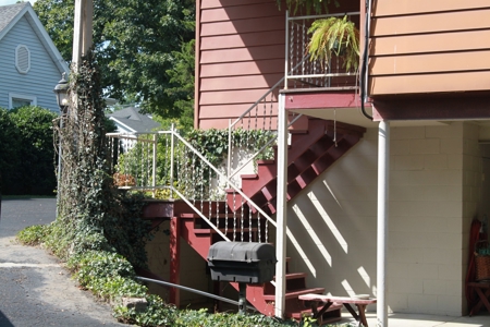 Beautiful 1.5 Story Main Street House near Downtown For Sale - image 7