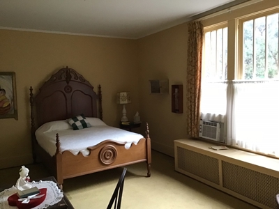 Beautiful 1.5 Story Main Street House near Downtown For Sale - image 31