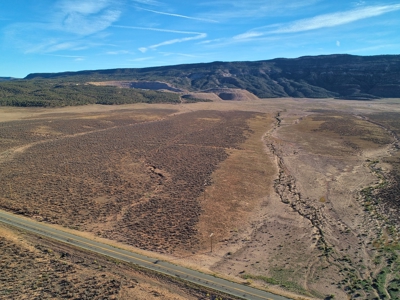 Property for sale outside Moab, Utah with mountain views - image 3