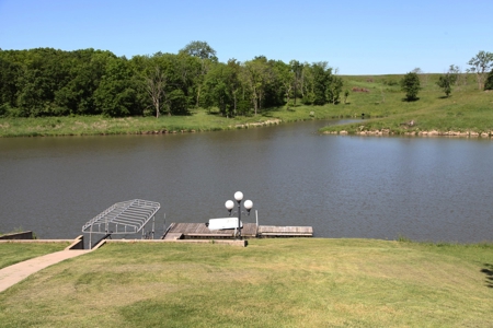 Incredible waterfront home for sale on Lake Thunderhead - image 28