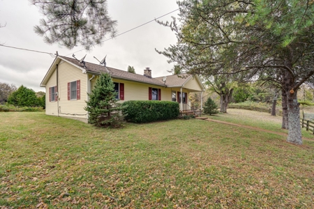 Culleoka, Tennessee Maury County Country Home with Acreage - image 4