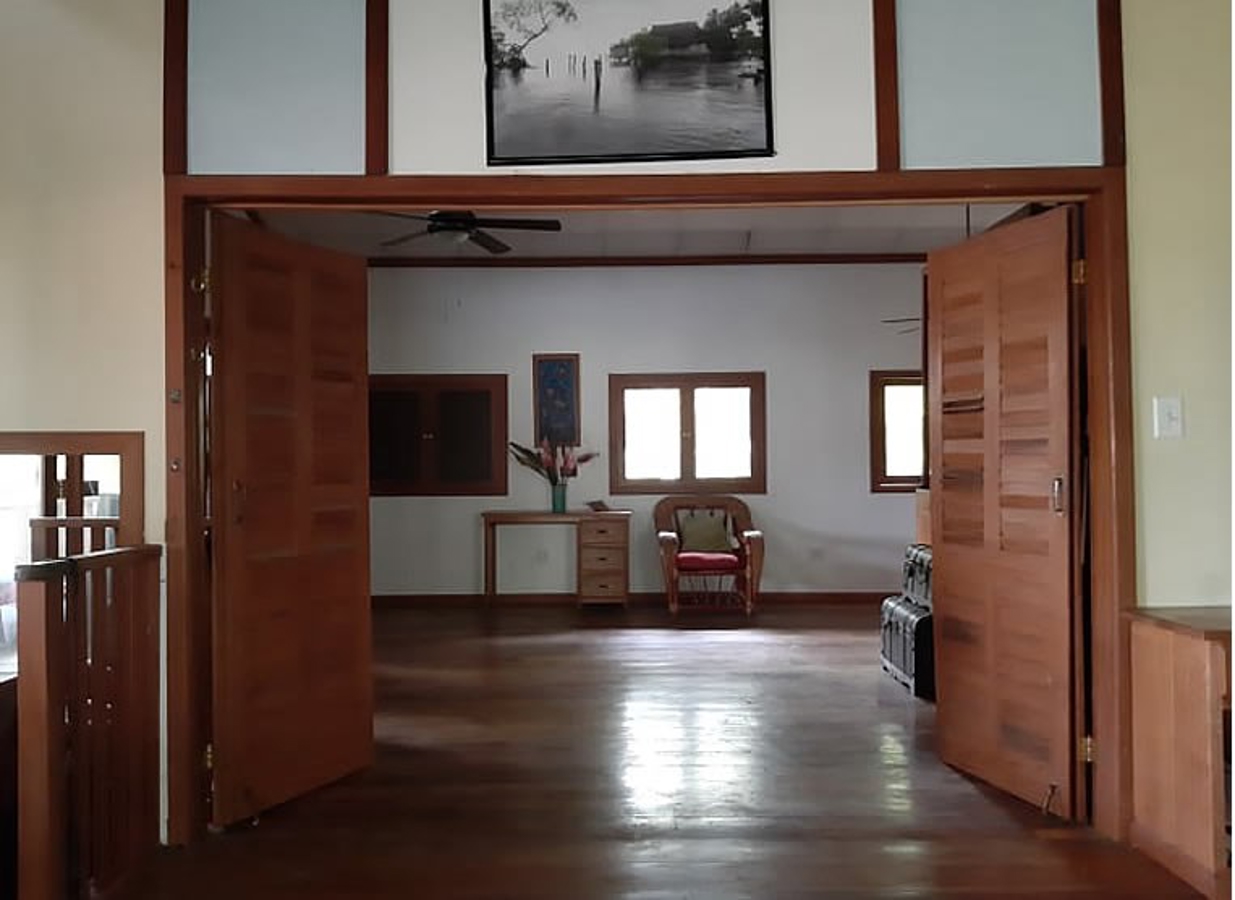 Waterfront Home, Dock + Community Pool — Discovery Bay, Isla Solarte - 16