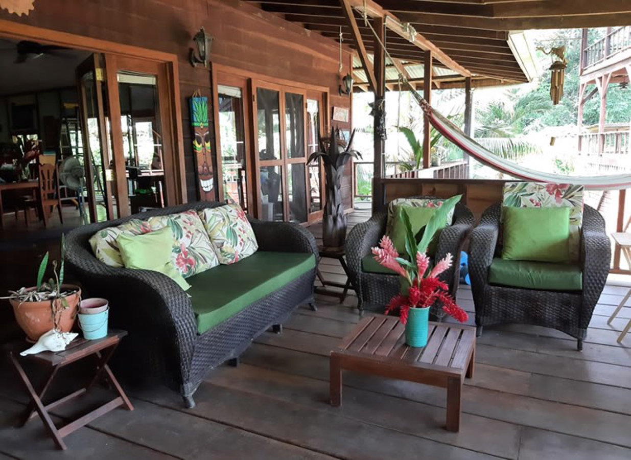 Waterfront Home, Dock + Community Pool — Discovery Bay, Isla Solarte - 9