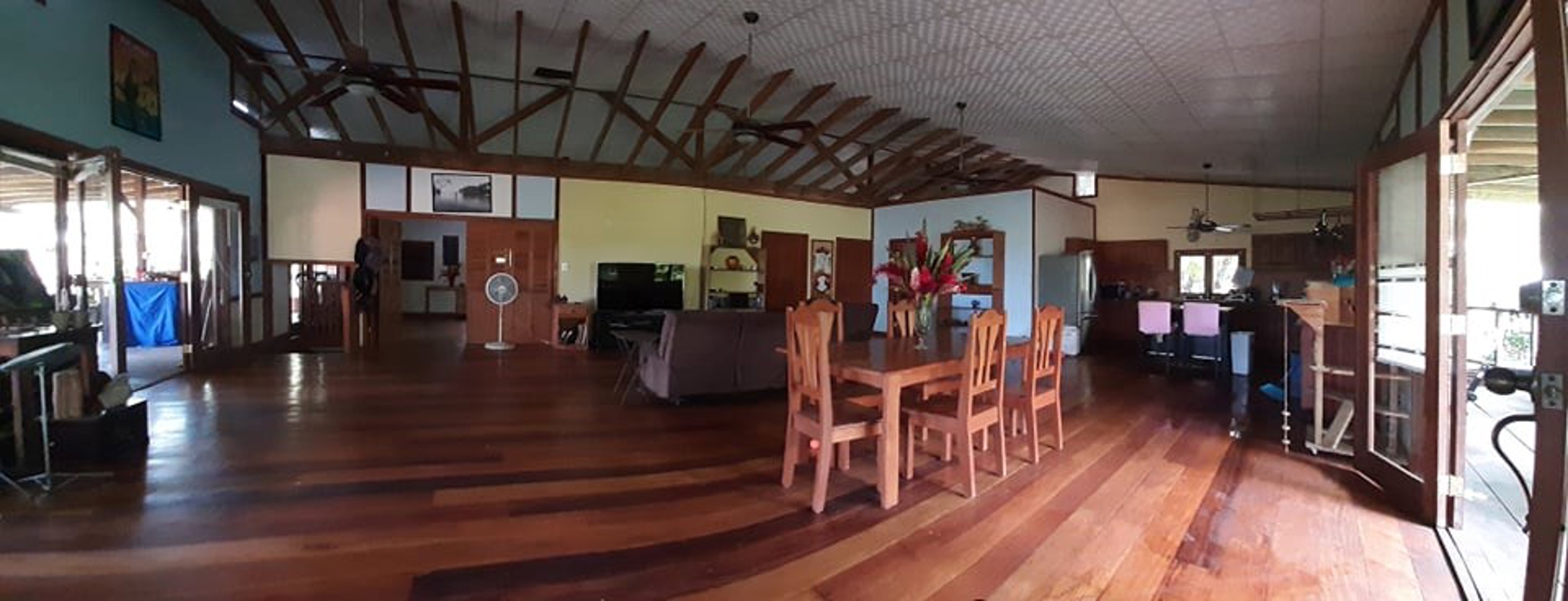 Waterfront Home, Dock + Community Pool — Discovery Bay, Isla Solarte - 15