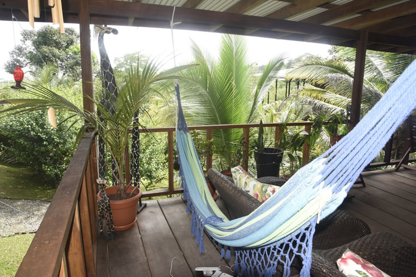 Waterfront Home, Dock + Community Pool — Discovery Bay, Isla Solarte - 25