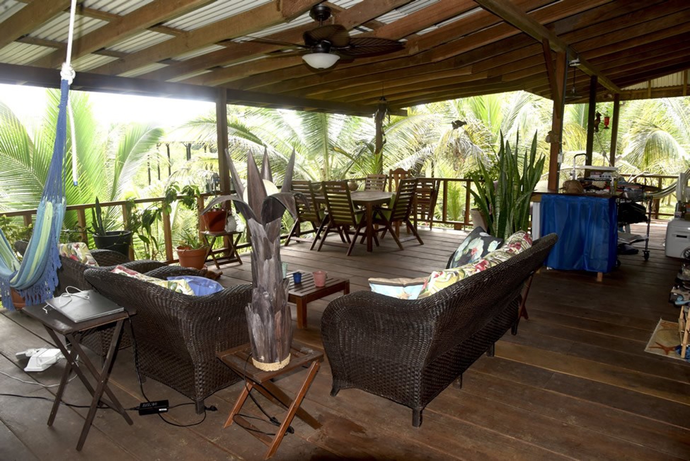 Waterfront Home, Dock + Community Pool — Discovery Bay, Isla Solarte - 8