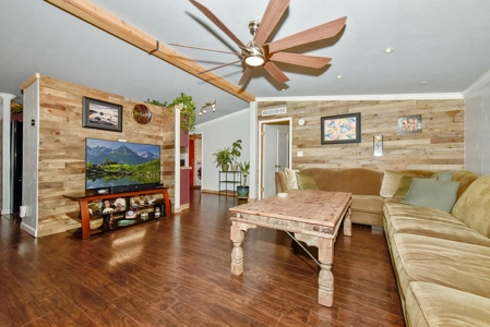 Mountain Home  in Florissant Colorado - image 4