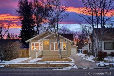 Beautiful Historic 3 bedroom 2 bathroom Home - image 1