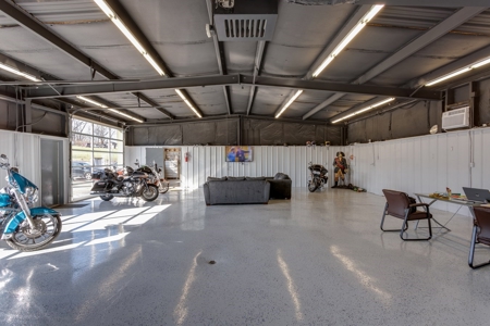 Commercial Building with 2 Lots Maury County, Columbia, Tenn - image 6