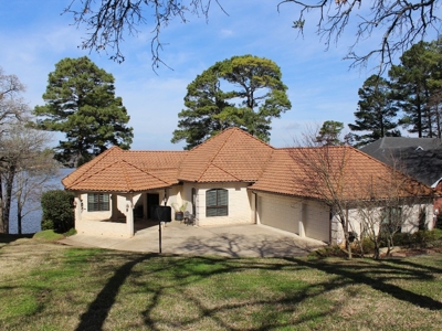 Lake Palestine Waterfront Home For Sale With Pool | East Tx - image 1