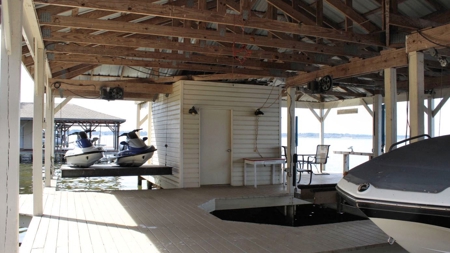 Lake Palestine Waterfront Home For Sale With Pool | East Tx - image 43