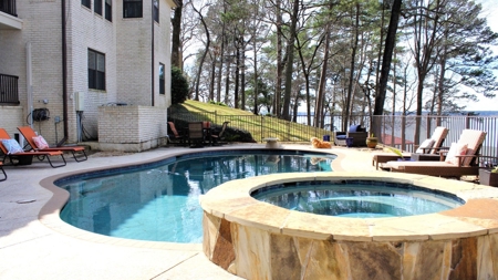 Lake Palestine Waterfront Home For Sale With Pool | East Tx - image 38