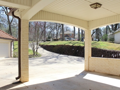 Lake Palestine Waterfront Home For Sale With Pool | East Tx - image 5
