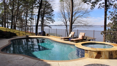 Lake Palestine Waterfront Home For Sale With Pool | East Tx - image 37