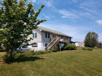 Country Home & Acreage for Sale in Floyd VA - image 44