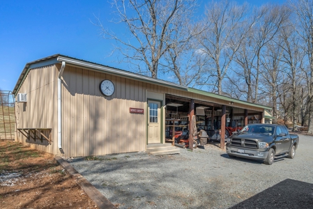 Luxury Horse Farm For Sale in Fauquier Co, VA - image 38