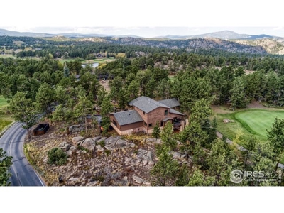 Beautiful Family Retreat On the 12th Green - image 2