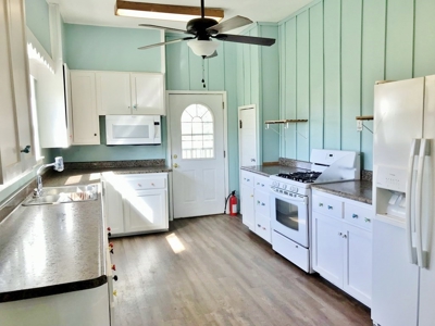 3 Bed, 1.5 Bath Bungalow Near Town, 2 Shops, Summit, MS - image 2