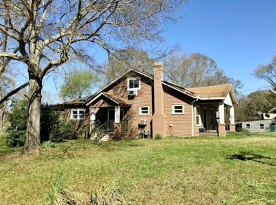 3 Bed, 1.5 Bath Bungalow Near Town, 2 Shops, Summit, MS - image 1
