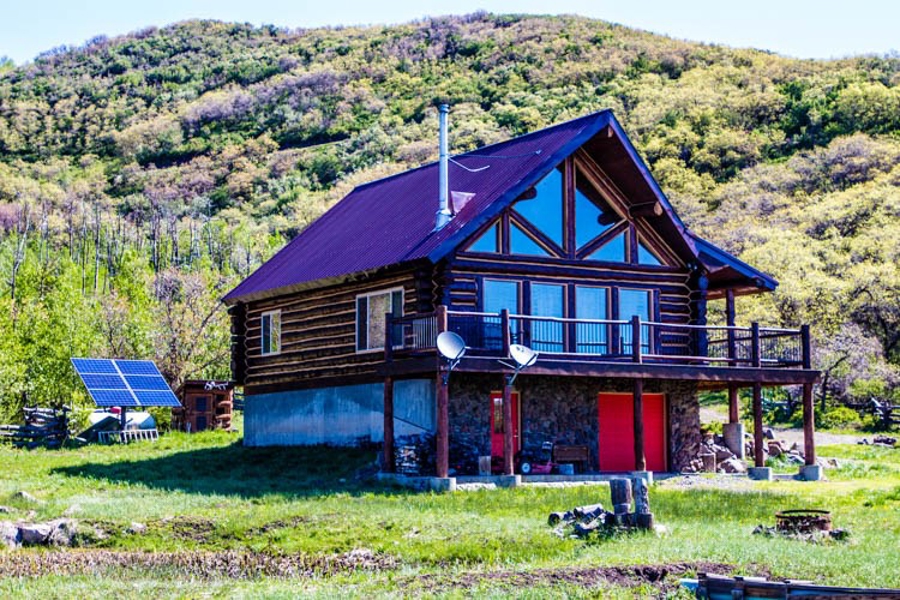 Curated visual reference: Colorado Off Grid Mountain Log Cabin W Nf Access Photo Inspiration
