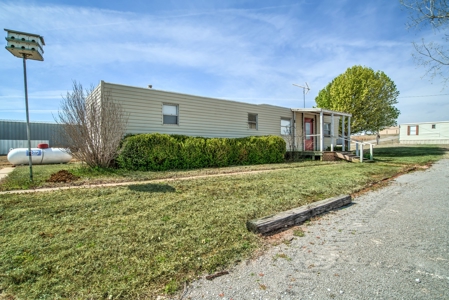 Lake Businesses and home for sale - image 46