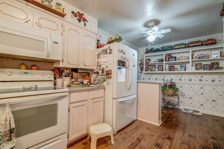 Lake Businesses and home for sale - image 38